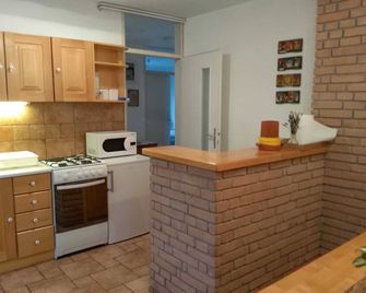 Lovely 2-bedroom house with big trace&views on mountain Krn in charming Kobarid - Tolmin - Küche