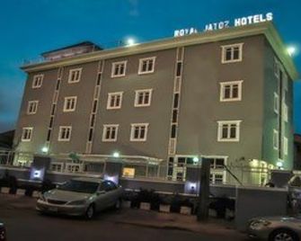 Royal Jatoz Hotel - Mushin - Edificio