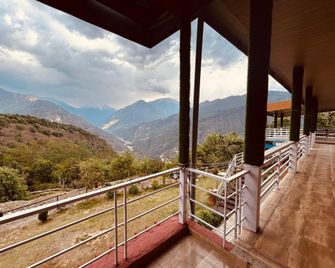 Chaukhamba View Resort - Guptakāshi - Balcony