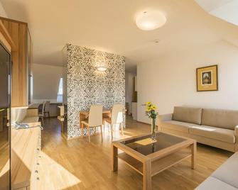 Vienna Grand Apartments City - Wina - Ruang tamu