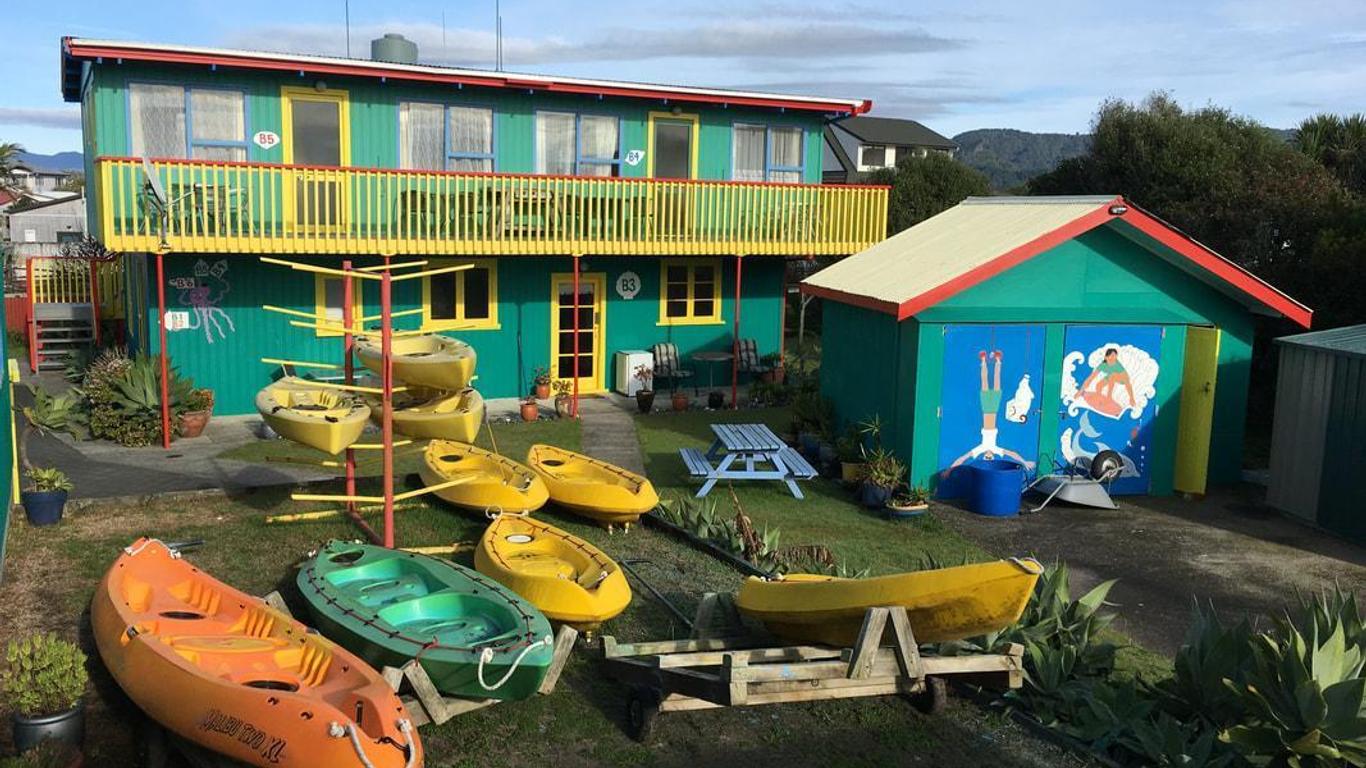 On the Beach Backpackers