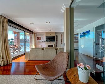 Vivalidays Villa Amatista - Caldes d'Estrac - Sala de estar