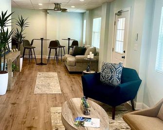 Bluegem Motel - High Springs - Living room