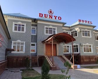 Dunyo Hotel - Navoiy - Building