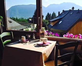 B&B Le Sourire du Lac - Sevrier - Balcón