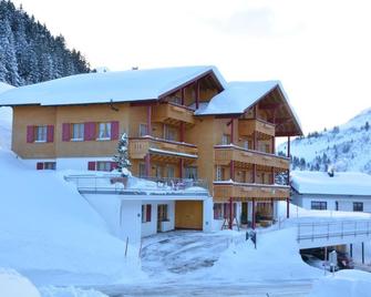 Hotel Garni Alpina - Damüls - Building