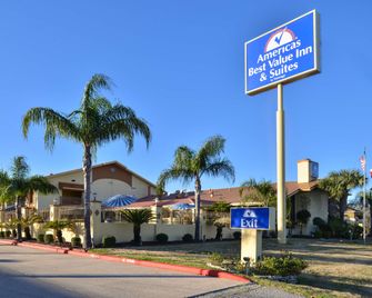 Americas Best Value Inn & Suites-Alvin/Houston - Alvin - Rakennus