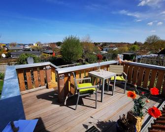 Huebsche Ferienwohnung in Lubmin mit Blick auf Ruegen - Lubmin - Balkon