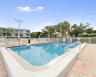 Gulf Tides of Longboat Key - Longboat Key