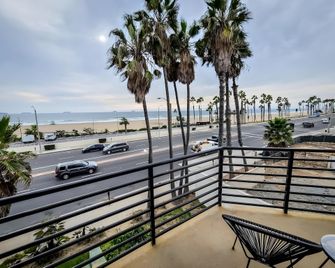 Huntington Beach Inn - Huntington Beach - Balcony