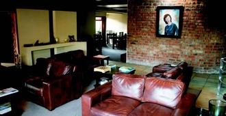 A La Martha's Air-Port Guest House - Port Elizabeth - Living room