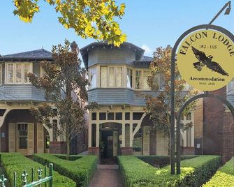 Falcon Lodge - Sydney - Building