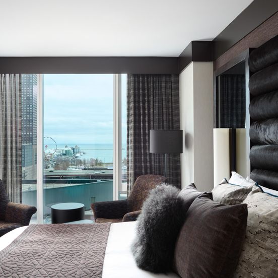 Living room view of Loews Chicago Hotel
