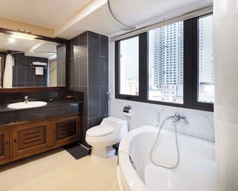 The Summer Hotel - Nha Trang - Bathroom