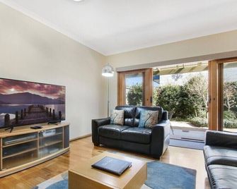 Apartments on Church - Unit 7 - Lakes Entrance - Living room