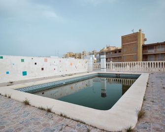 026 Chillout Del Cura - Alicante Holiday - Torrevieja - Zwembad