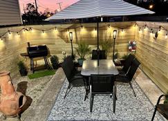 Best Rate- Beautiful home minutes to French Quarter - Arabi - Patio