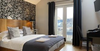 Number One Hundred Bed And Breakfast - Cardiff - Bedroom