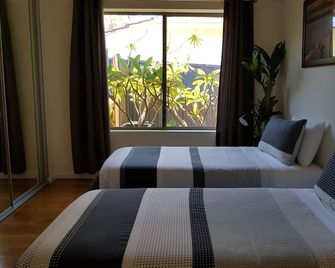 5 Star Luxury Villa With Private Pool - Scarborough - Bedroom