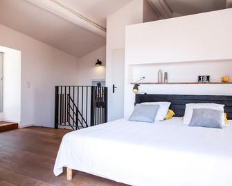 Designer House in Peaceful Provence Village - Châteauneuf-du-Pape - Bedroom