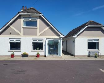Four bedroom country cottage with scenic views - Mallow - Budova