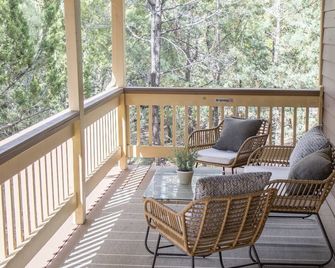 Dogs welcome - Gorgeous, Spacious Cabin in the Pines - Heber-Overgaard - Balcón