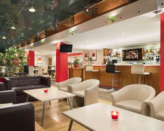 Ramada Hounslow - Heathrow East - Hounslow - בר