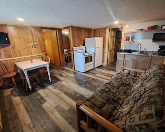 Cottage 5 Is Great For Family Gatherings, & Fishing On Lake Osakis! - Osakis - Living room