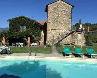 La Casatorre Di Ponticello - Filattiera - Piscina