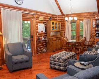 Snowshoe Log Cabin - Two Fawns - Cass - Living room