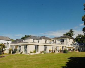 Oriel Hotel - St. Asaph - Building