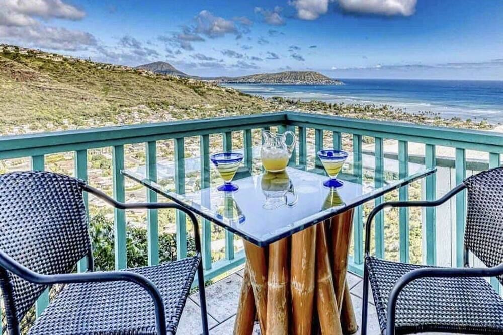 Beautiful Hawaii! Panoramic Ocean View, a Private Pool! - Honolulu - Balcony