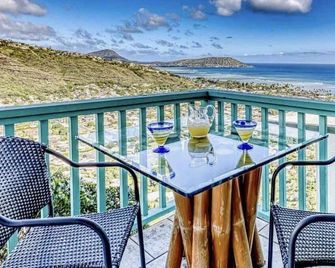 Beautiful Hawaii! Panoramic Ocean View, a Private Pool! - Honolulu - Balcony