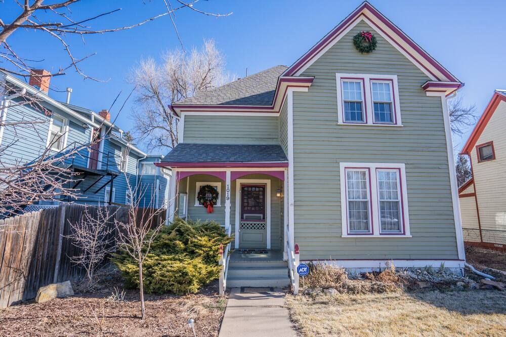 5 بد داون تاون فيكتوريان تشارمهوت توب، فايربيت - كولورادو سبرينغز - مبنى