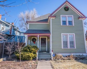 5bddowntown Victorian Charmhot Tub, Firepit - Colorado Springs - Bina