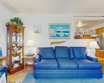 Hyannis Beach House - Hyannis