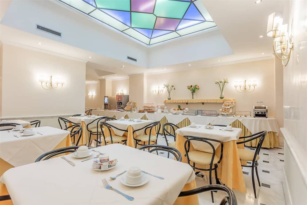 رايلي هوتل لوس