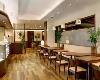 Ako Royal Hotel - Ako - Restaurant