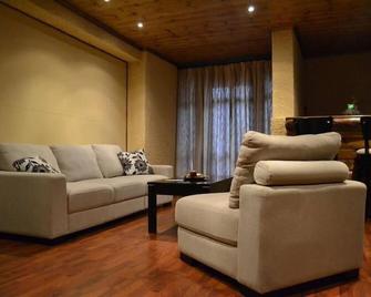 Filoxenia Hotel & Spa - Kalavryta - Obývací pokoj