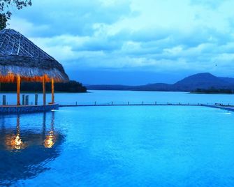 Anantya By The Lake - Kadayal - Piscina