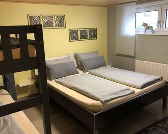 Gästehaus Alwin Diebold - 5 Gehminuten zum Europapark - Rust - Slaapkamer