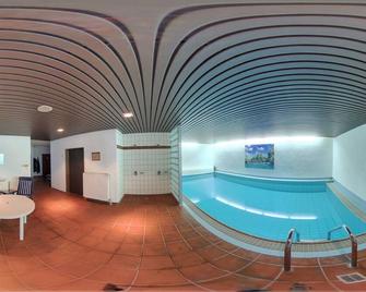 Hotel Restaurant Zum Jägerheim - Braunschweig - Pool