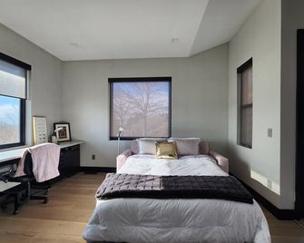 Gorgeous Getaway Near Slc & Ski - Holladay - Bedroom