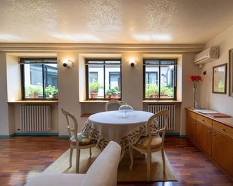 Attico di charme - Verona - Ruokailuhuone