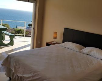 Whale Sights - Simon's Town - Sovrum