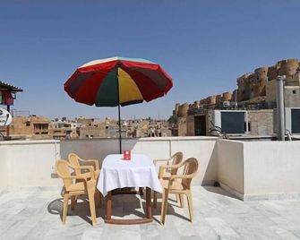 Hotel Kalika Jaisalmer - Jaisalmer - Balcony