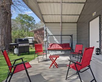 CatDaddy Cabin - Lake Marion Cabin in Santee - lake view, fire pit, boat parking - Santee - Patio