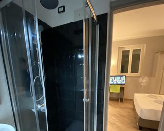 Hotel Genziana - ג'נואה - חדר רחצה