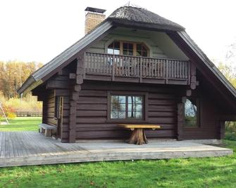 Klintskalni 1 - Beautiful small house on the beach - Tūja - Edificio