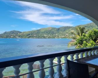 The Drake Seaside Apartment - Bel Ombre - Balkon